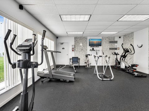 Tiny photo for 2309 Park Lane #316, Hollywood, FL 33021 (MLS # B26077914)