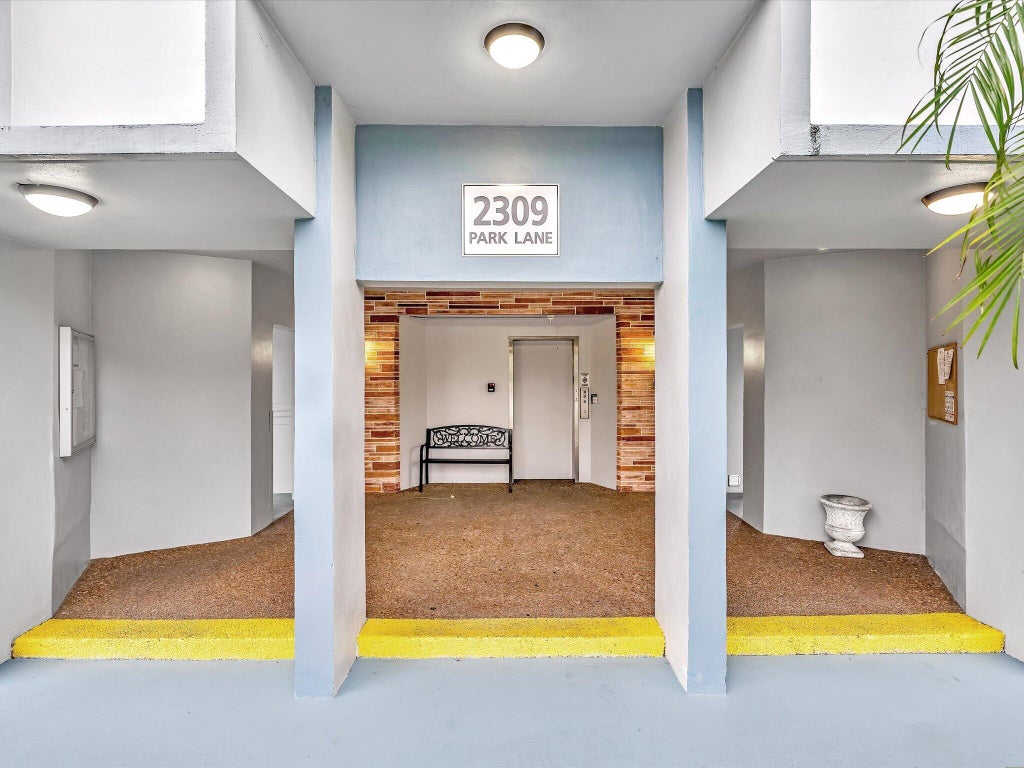 Photo of 2309 Park Lane #316, Hollywood, FL 33021 (MLS # B26077914)