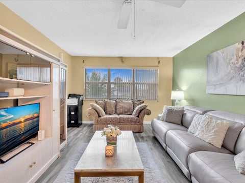 Tiny photo for 2309 Park Lane #316, Hollywood, FL 33021 (MLS # B26077914)