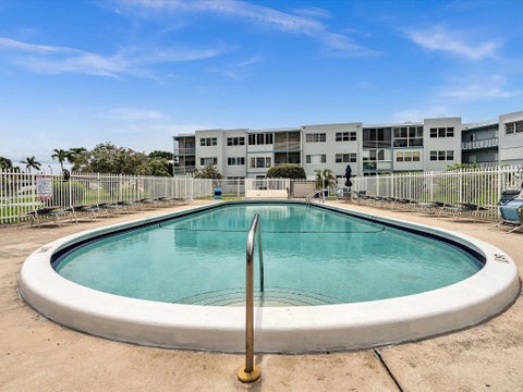 Tiny photo for 2309 Park Lane #316, Hollywood, FL 33021 (MLS # B26077914)