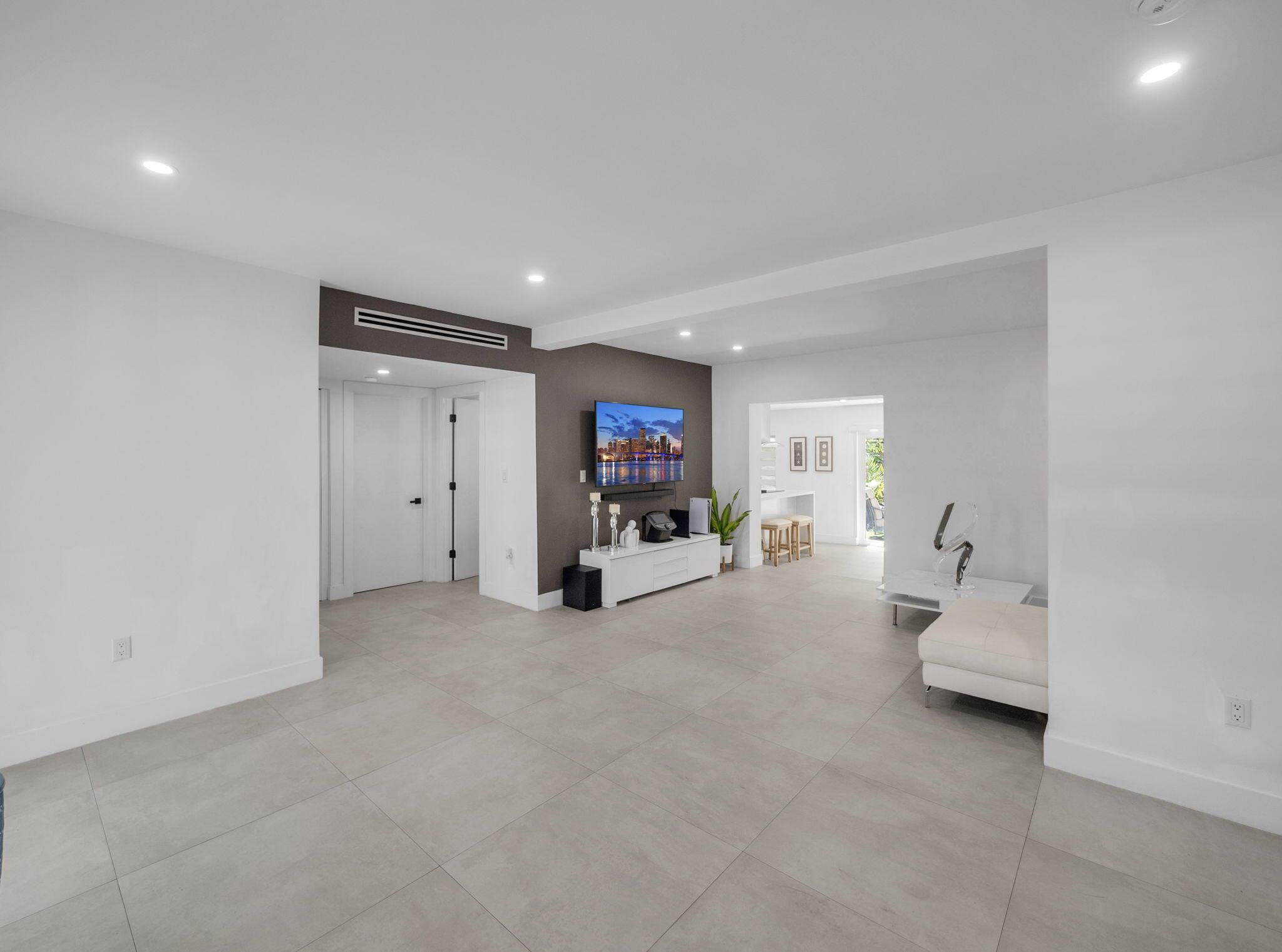 KERWOOD MANOR - Residential