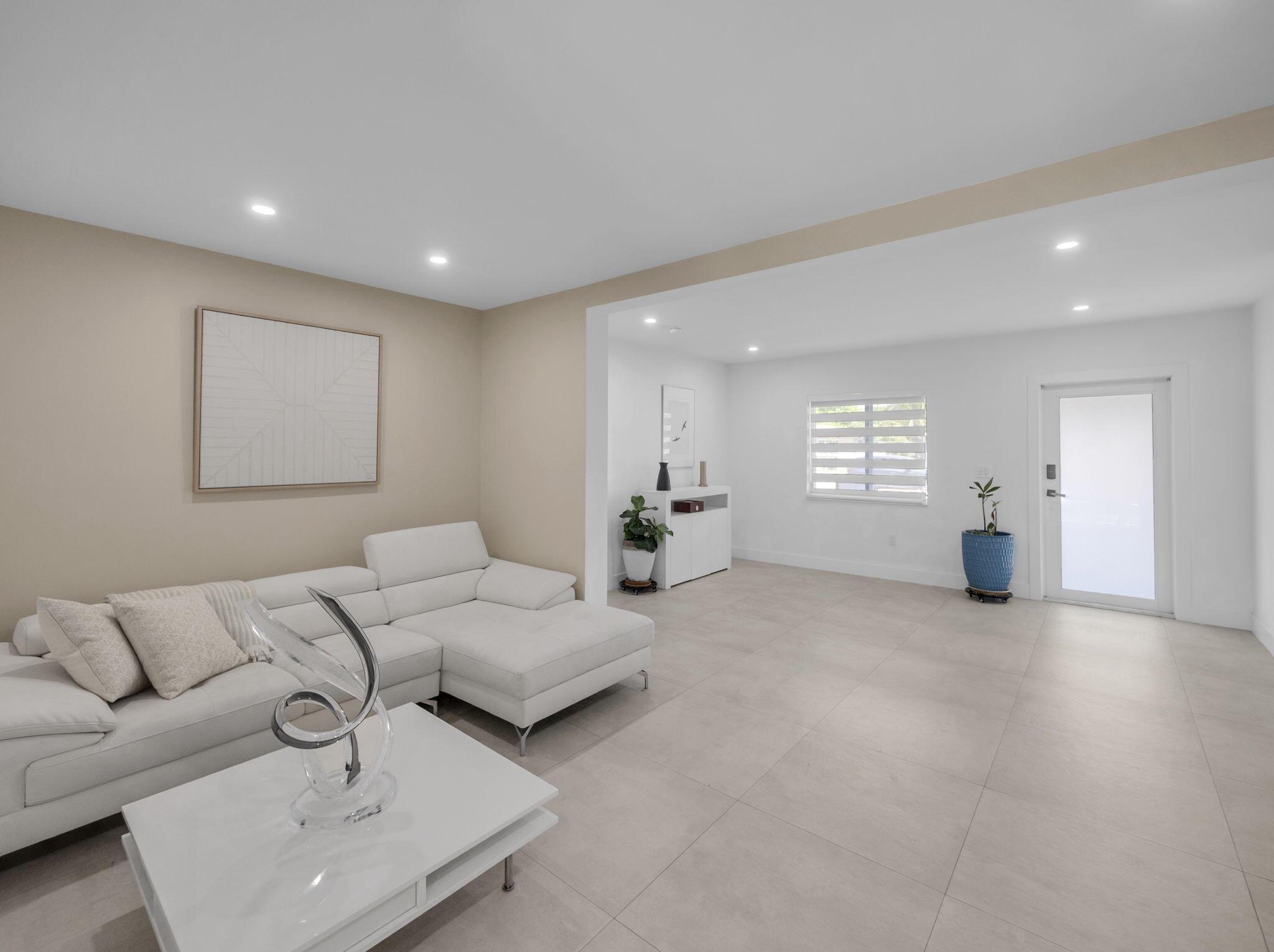 KERWOOD MANOR - Residential