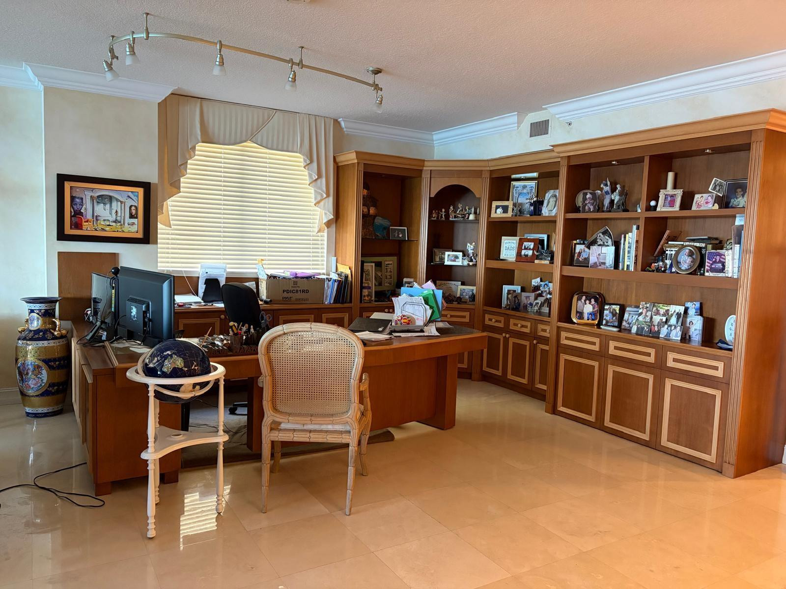 LAMBIANCE BEACH CONDO - Residential
