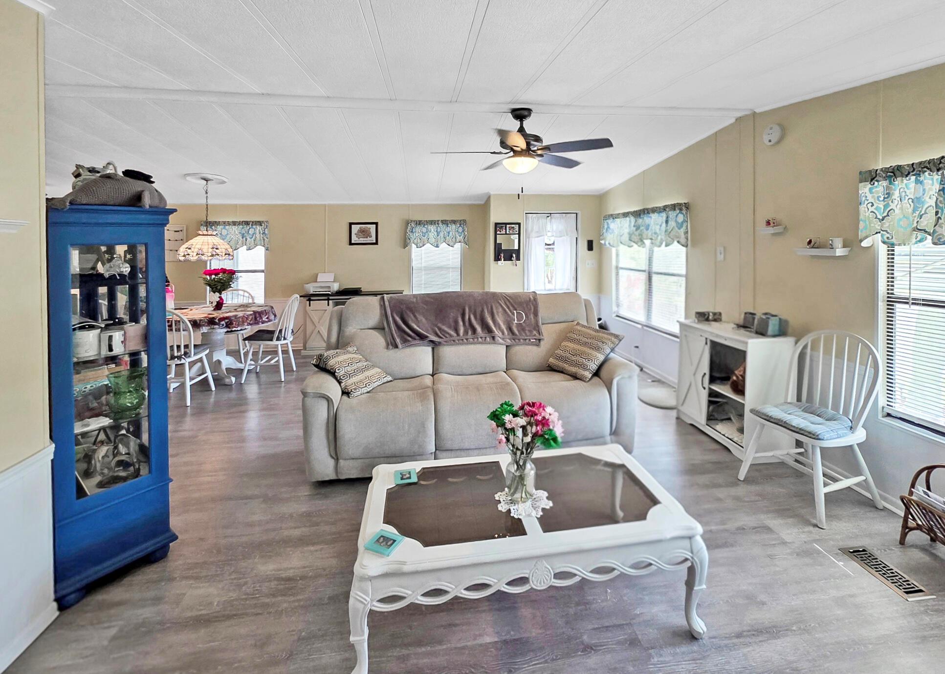 Spanish Lakes - Residential