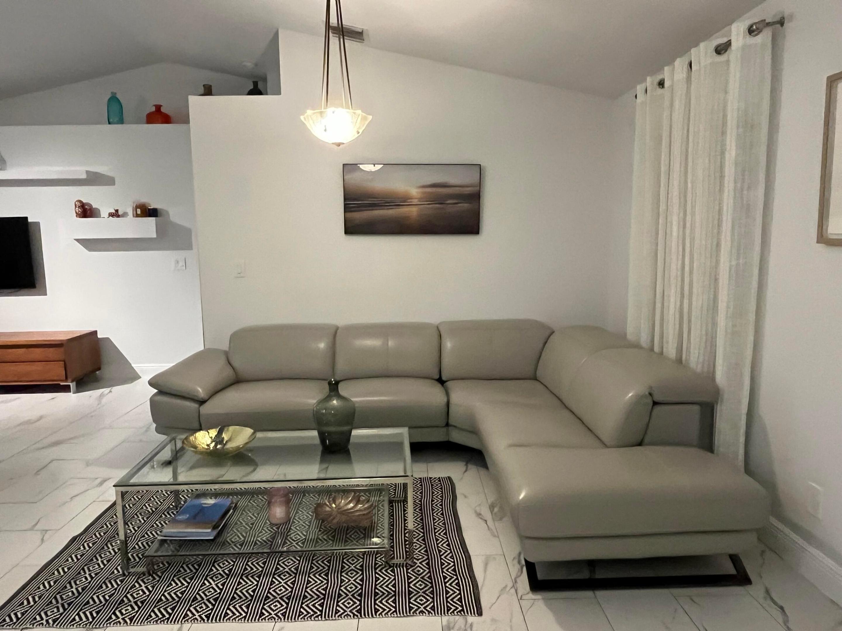 OAK HILL ESTATES - Residential Lease