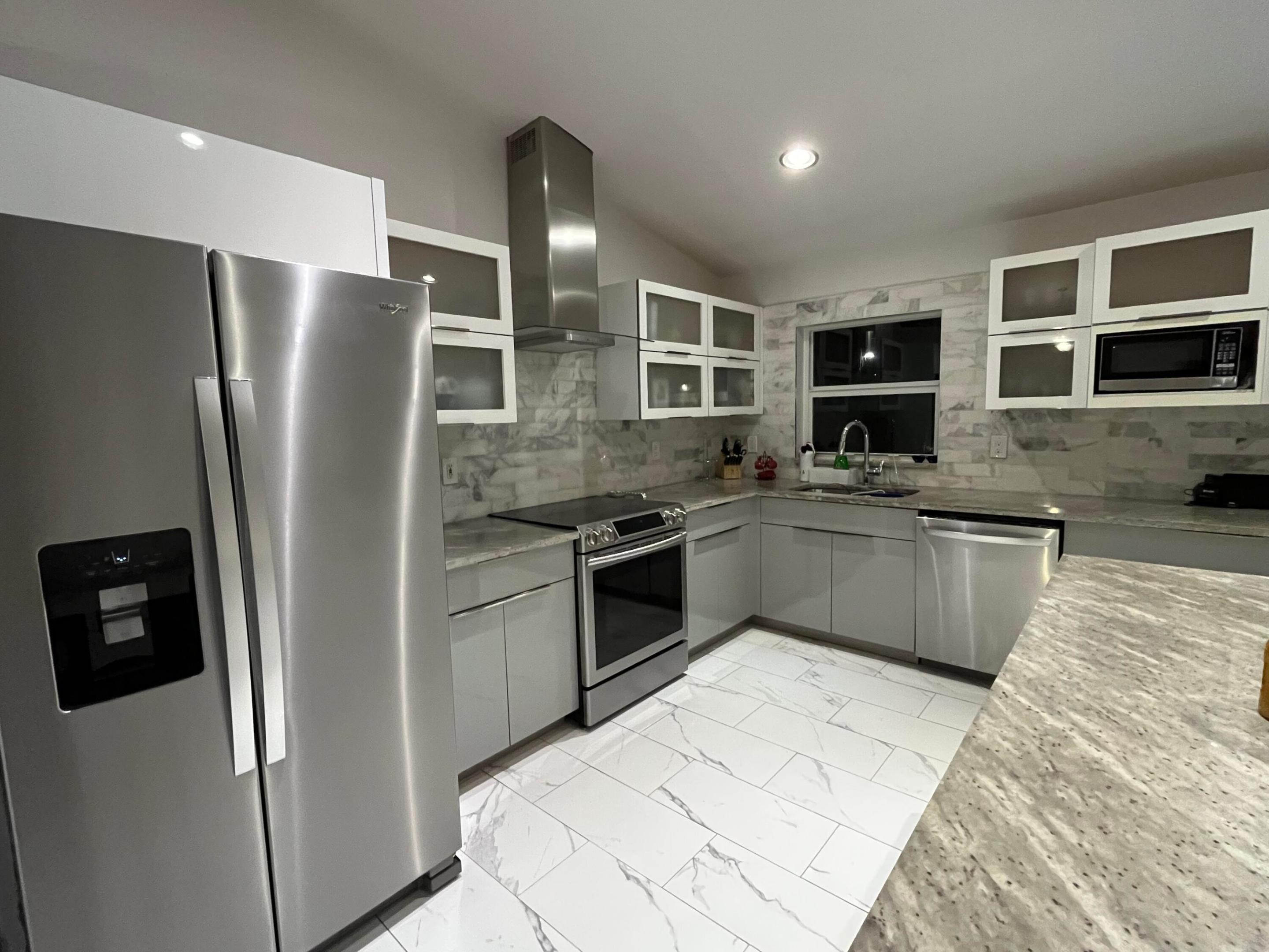 OAK HILL ESTATES - Residential Lease