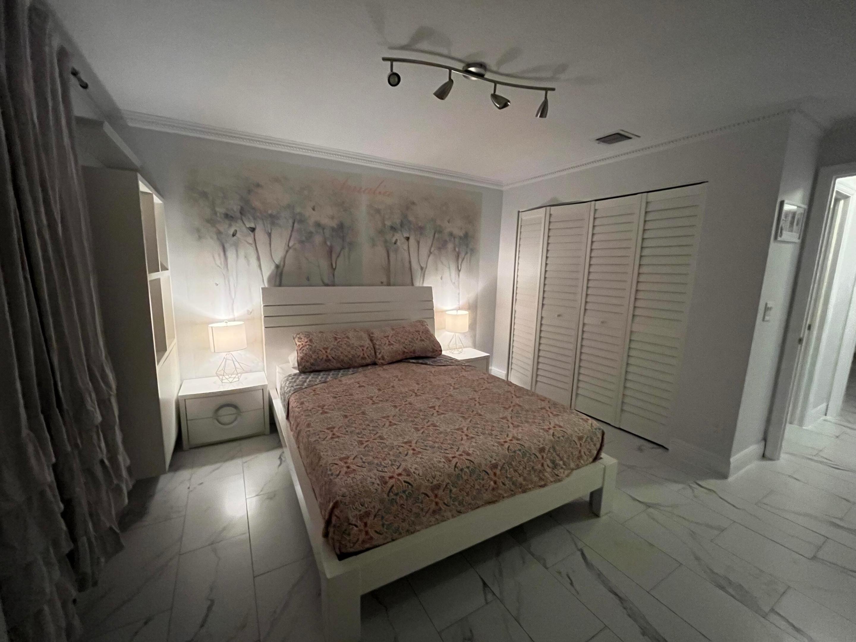 OAK HILL ESTATES - Residential Lease