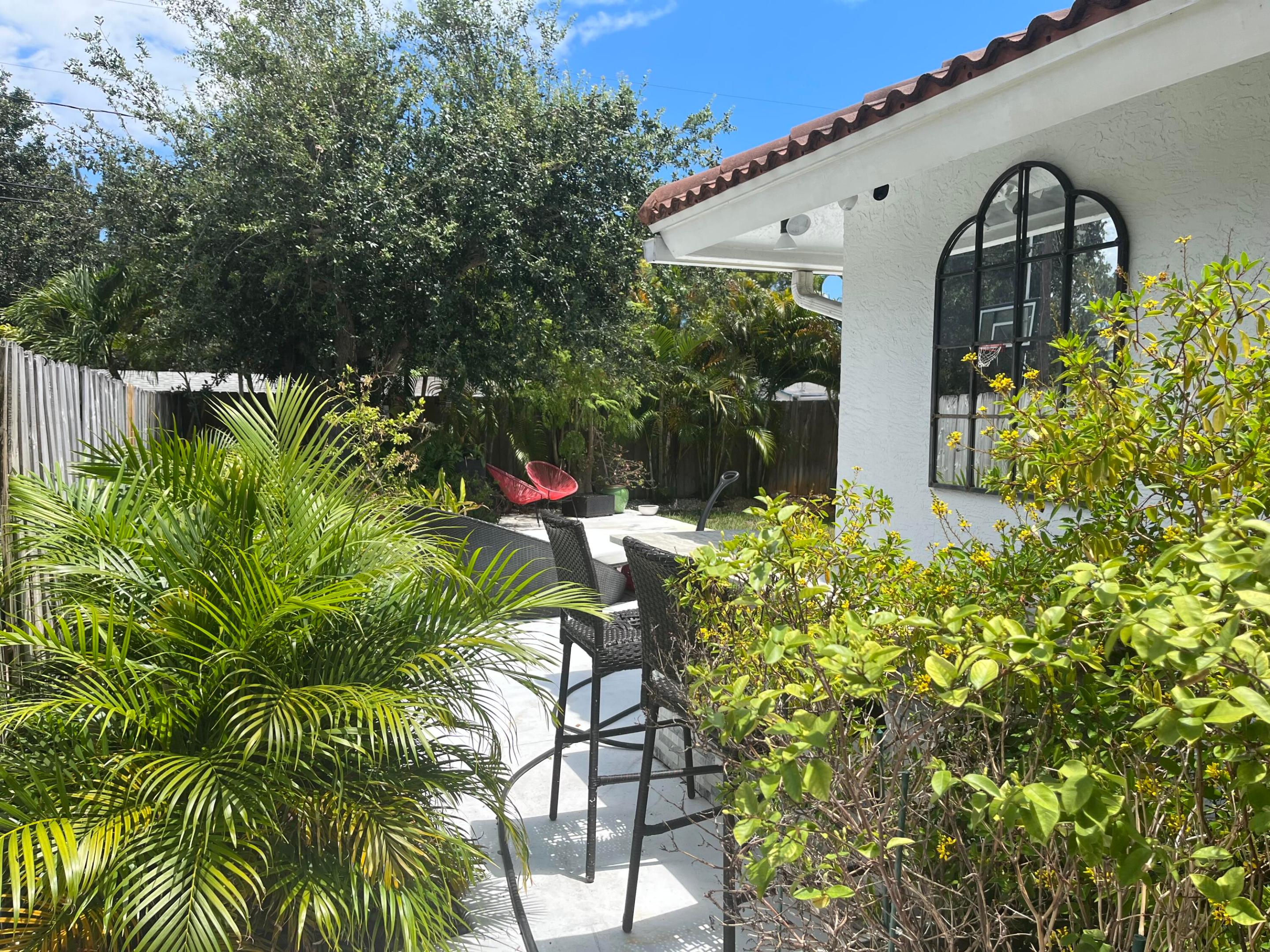 OAK HILL ESTATES - Residential Lease