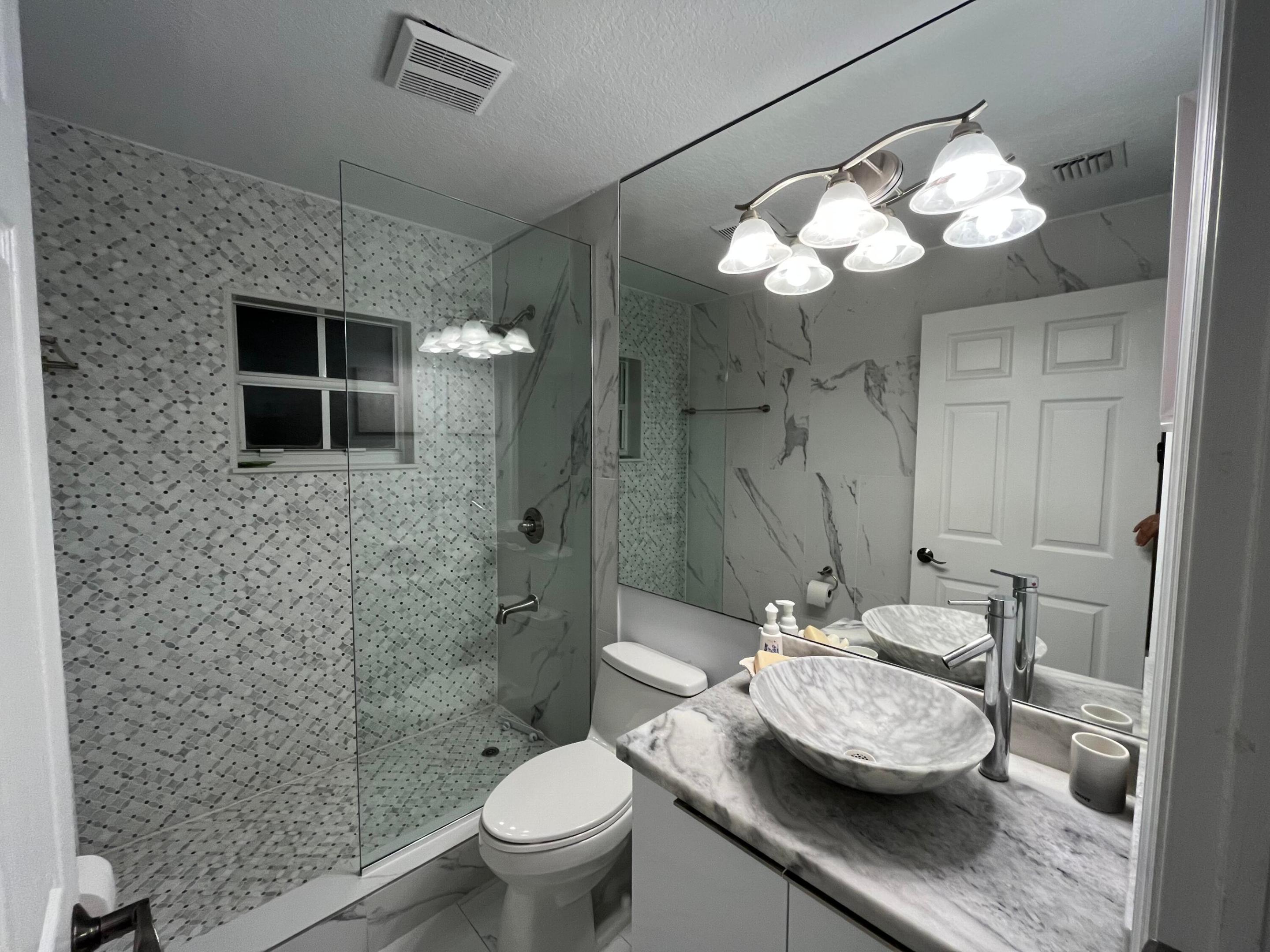 OAK HILL ESTATES - Residential Lease