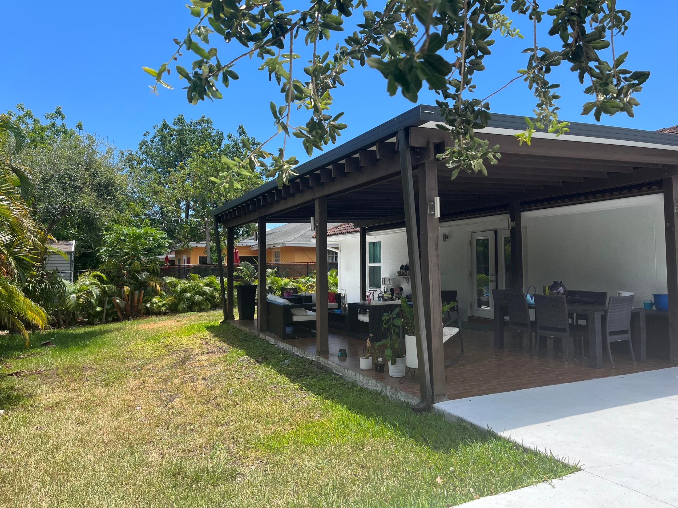 OAK HILL ESTATES - Residential Lease