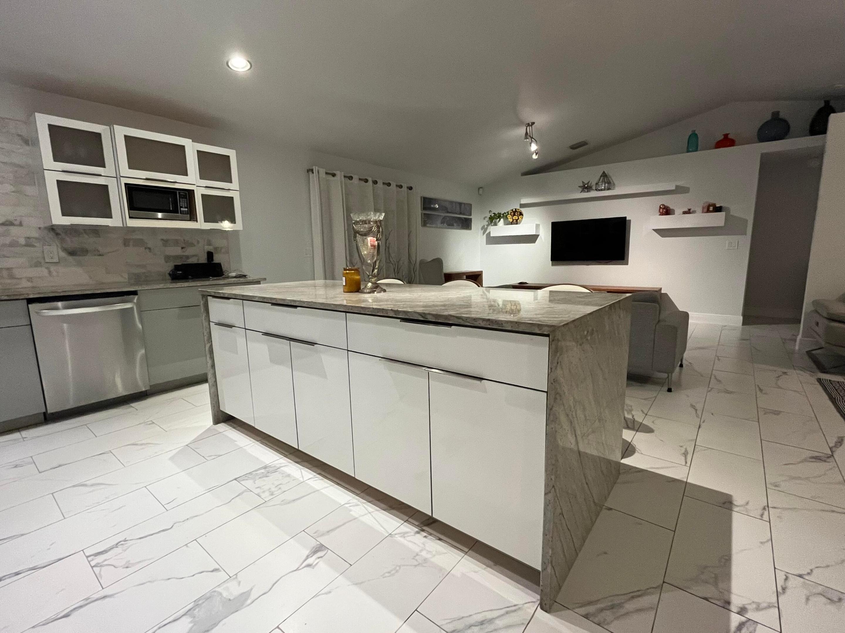 OAK HILL ESTATES - Residential Lease