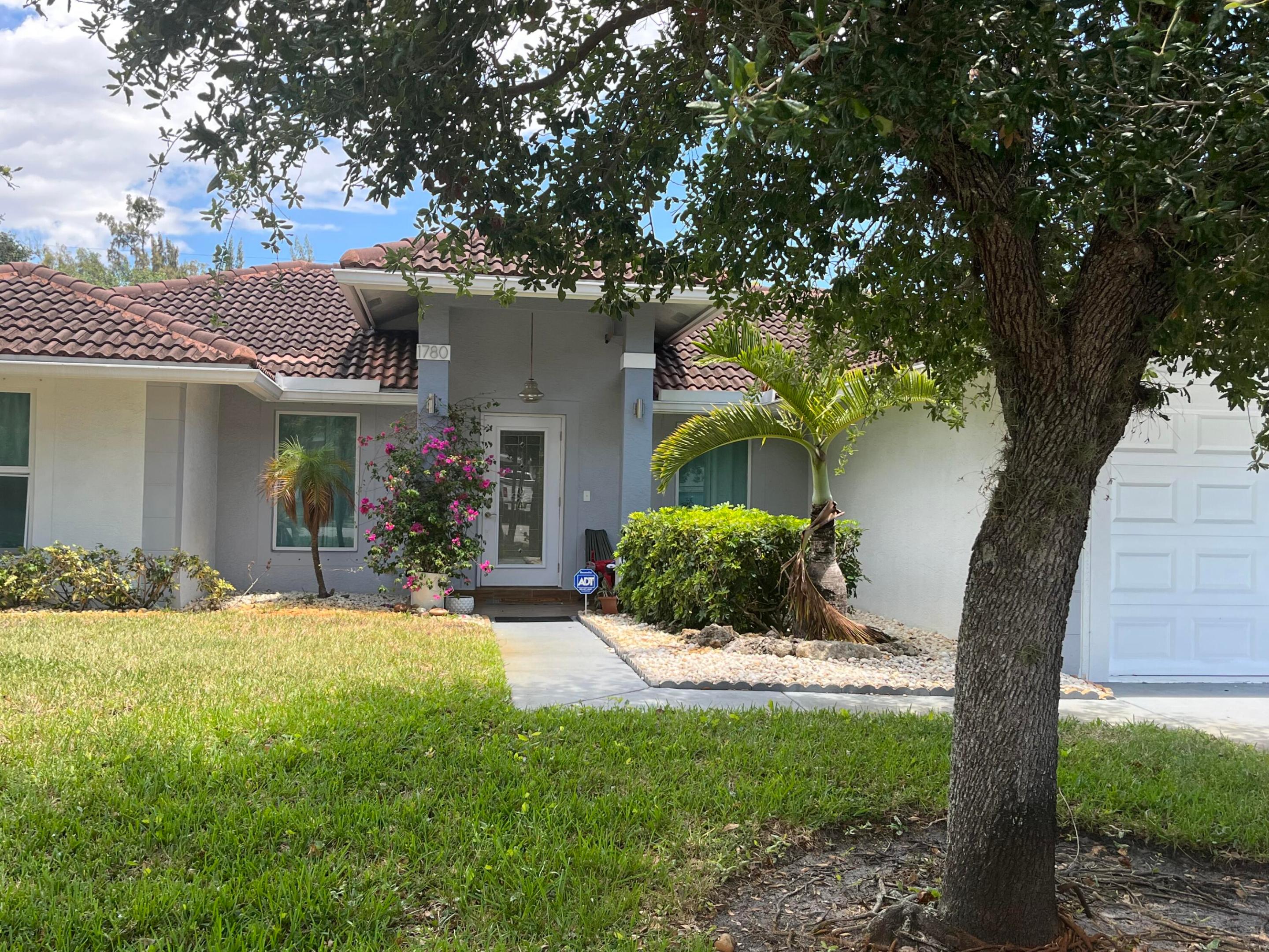 OAK HILL ESTATES - Residential Lease