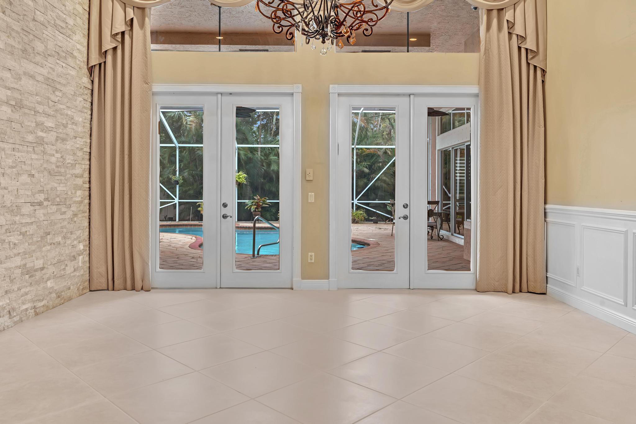 CRYSTAL COVE ESTATES - Residential