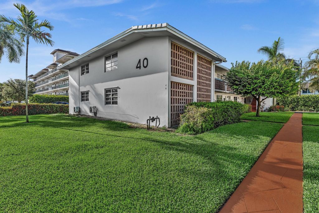 Photo of 40 SE 13th Street #A2, Boca Raton, FL 33432 (MLS # B26049493)