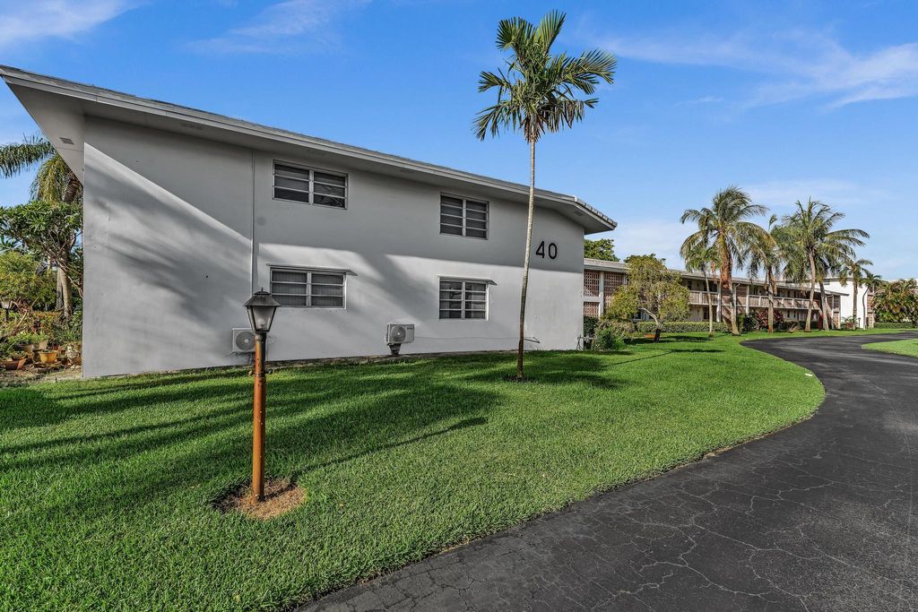 Photo of 40 SE 13th Street #A2, Boca Raton, FL 33432 (MLS # B26049493)