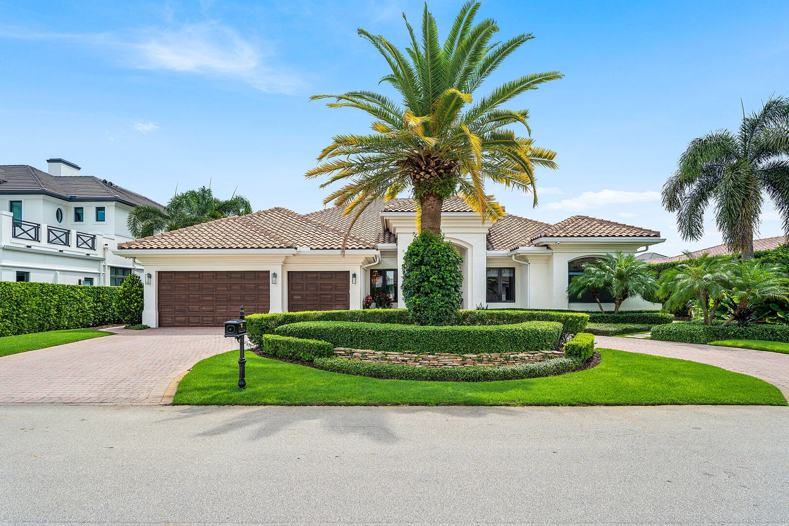 2212 Acorn Palm Road