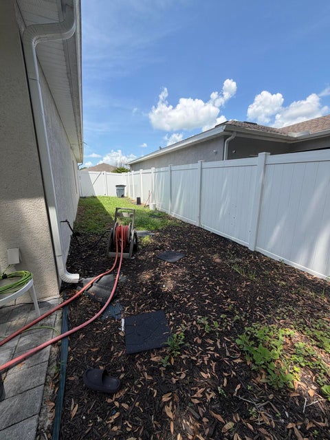 Tiny photo for 5250 OAKLAND LAKE Circle, Vero Beach, FL 34951 (MLS # B26063791)