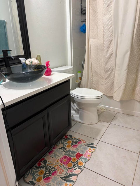 Tiny photo for 5250 OAKLAND LAKE Circle, Vero Beach, FL 34951 (MLS # B26063791)