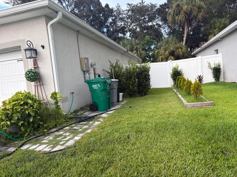 Tiny photo for 5250 OAKLAND LAKE Circle, Vero Beach, FL 34951 (MLS # B26063791)