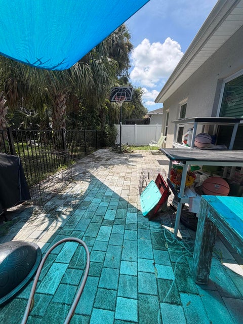 Tiny photo for 5250 OAKLAND LAKE Circle, Vero Beach, FL 34951 (MLS # B26063791)