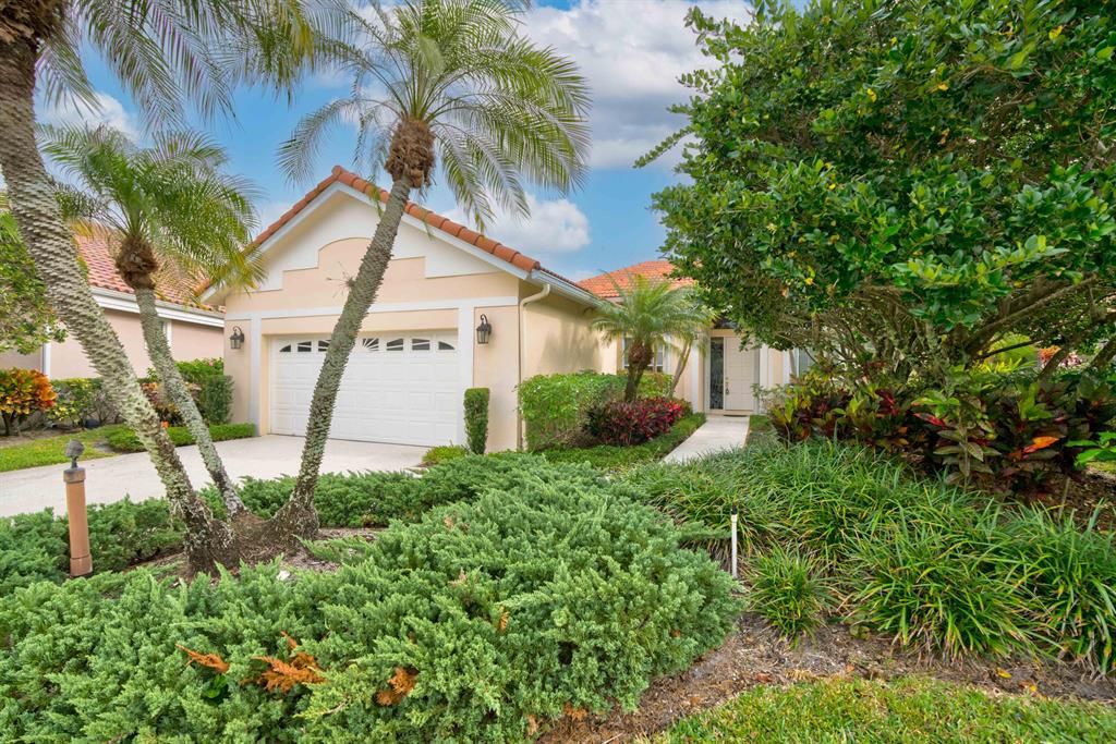 Photo of 513 Eagleton Cove Trace, Palm Beach Gardens, FL 33418 (MLS # R10857140)