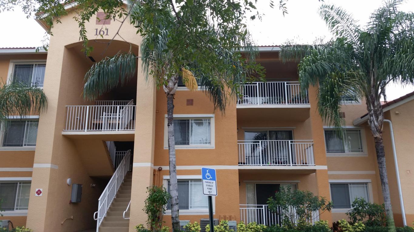 THE CLUB AT ST LUCIE WEST, A CONDOMINIUM - Residential Lease