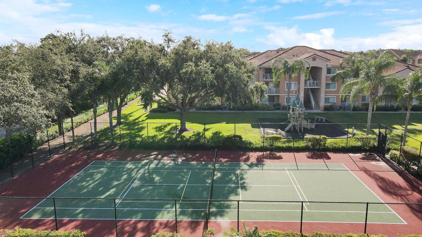 THE CLUB AT ST LUCIE WEST, A CONDOMINIUM - Residential Lease