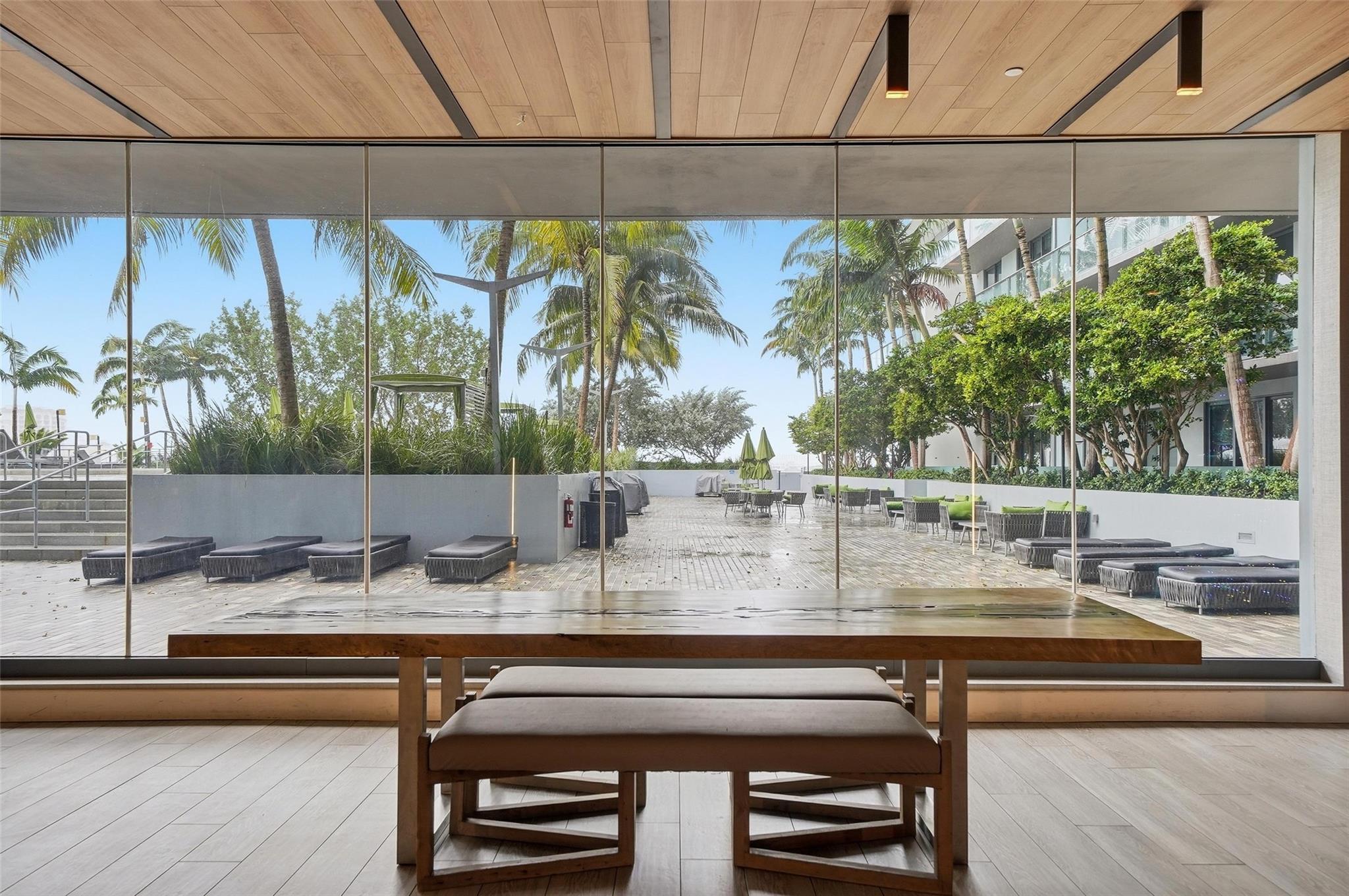 AVENTURA PARKSQUARE RESID - Residential