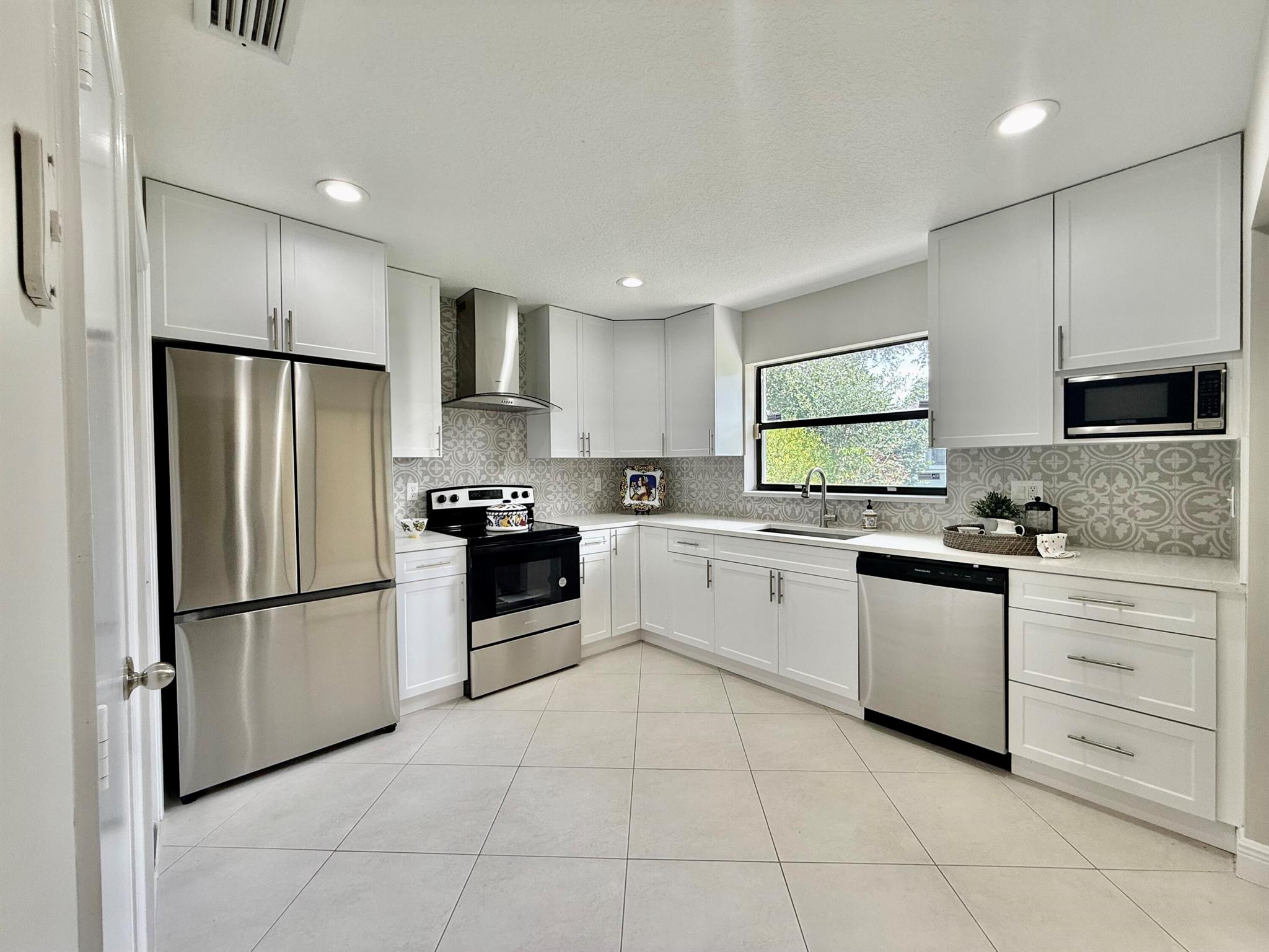 9890 Pecan Tree Drive B