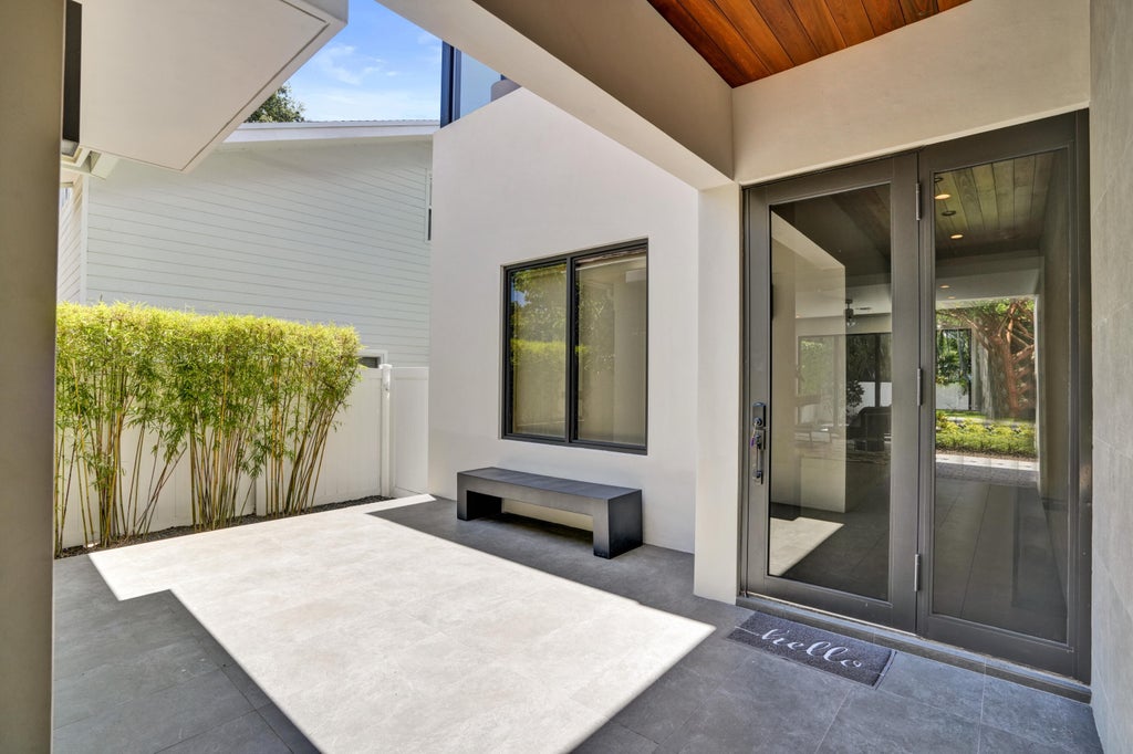 Photo of 918 SE 8th Street, Fort Lauderdale, FL 33316 (MLS # B26039799)