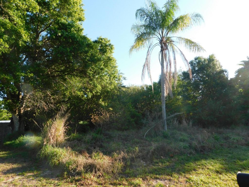 Photo of 6602 Ocala Avenue, Fort Pierce, FL 34951 (MLS # B26005750)