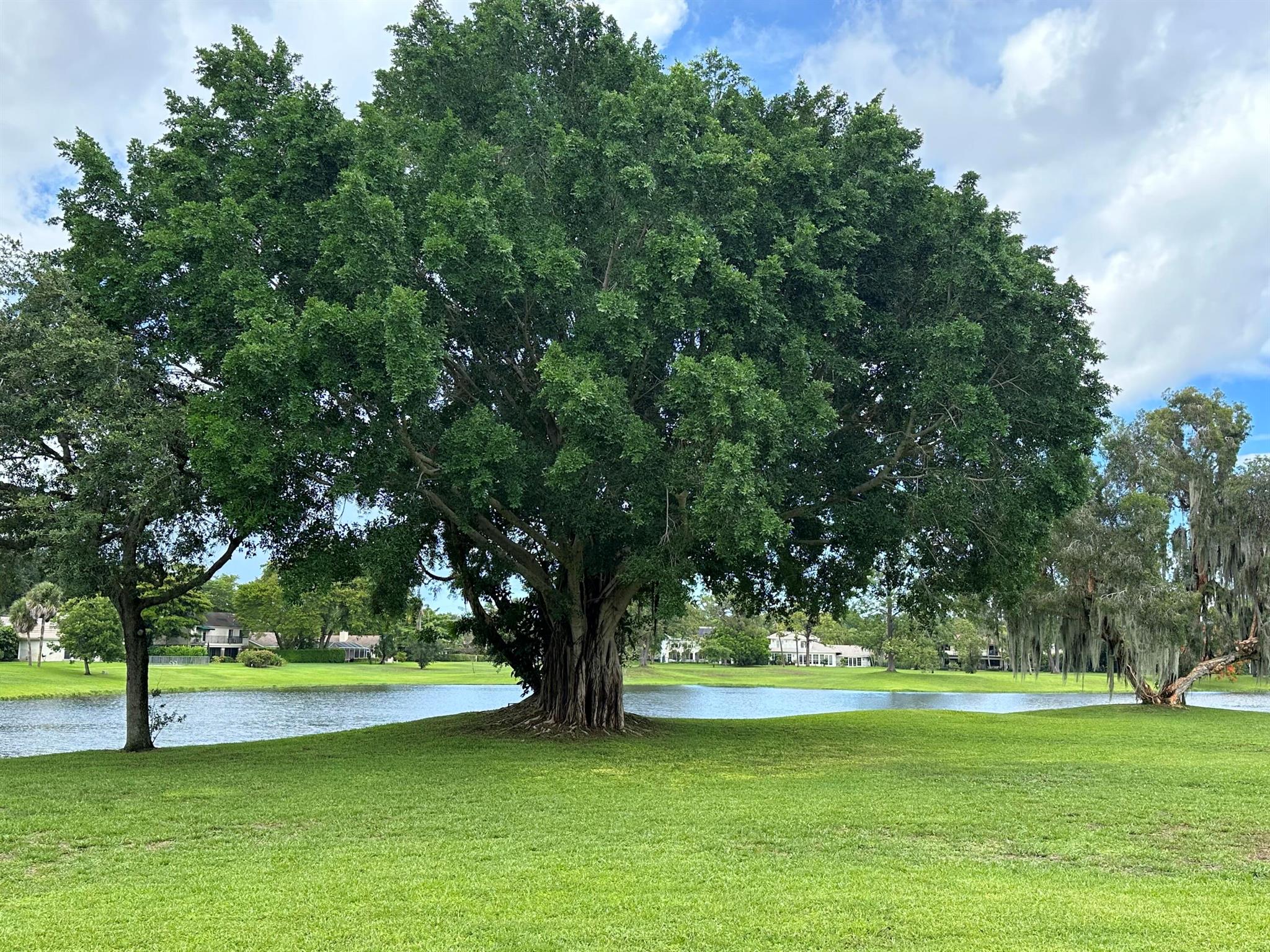 BOCA RATON BATH & TENNIS - Residential