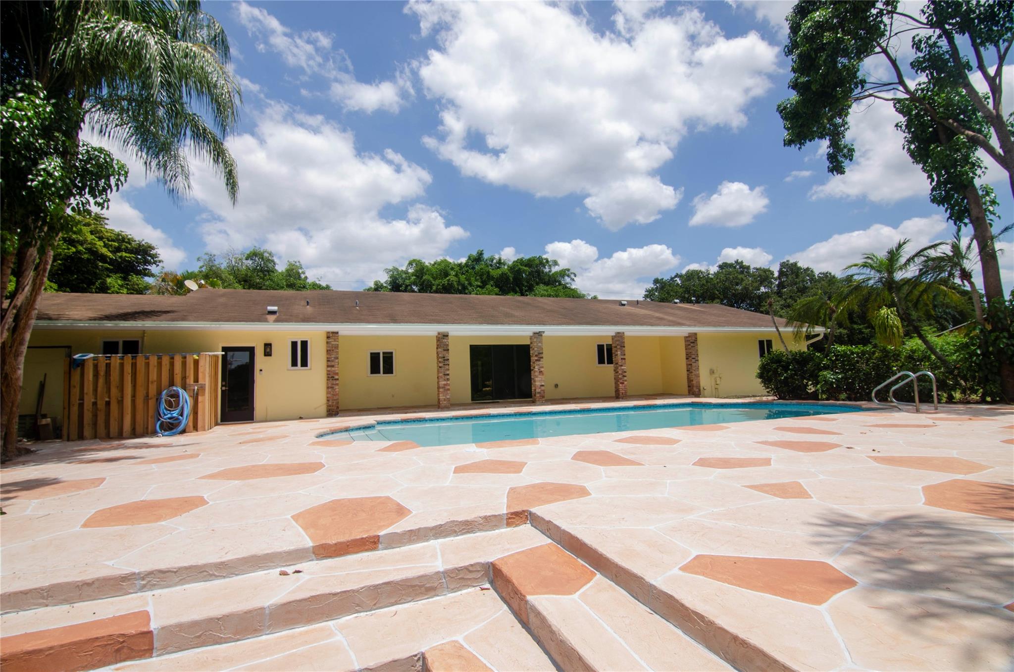 FLA FRUIT LANDS CO - Residential
