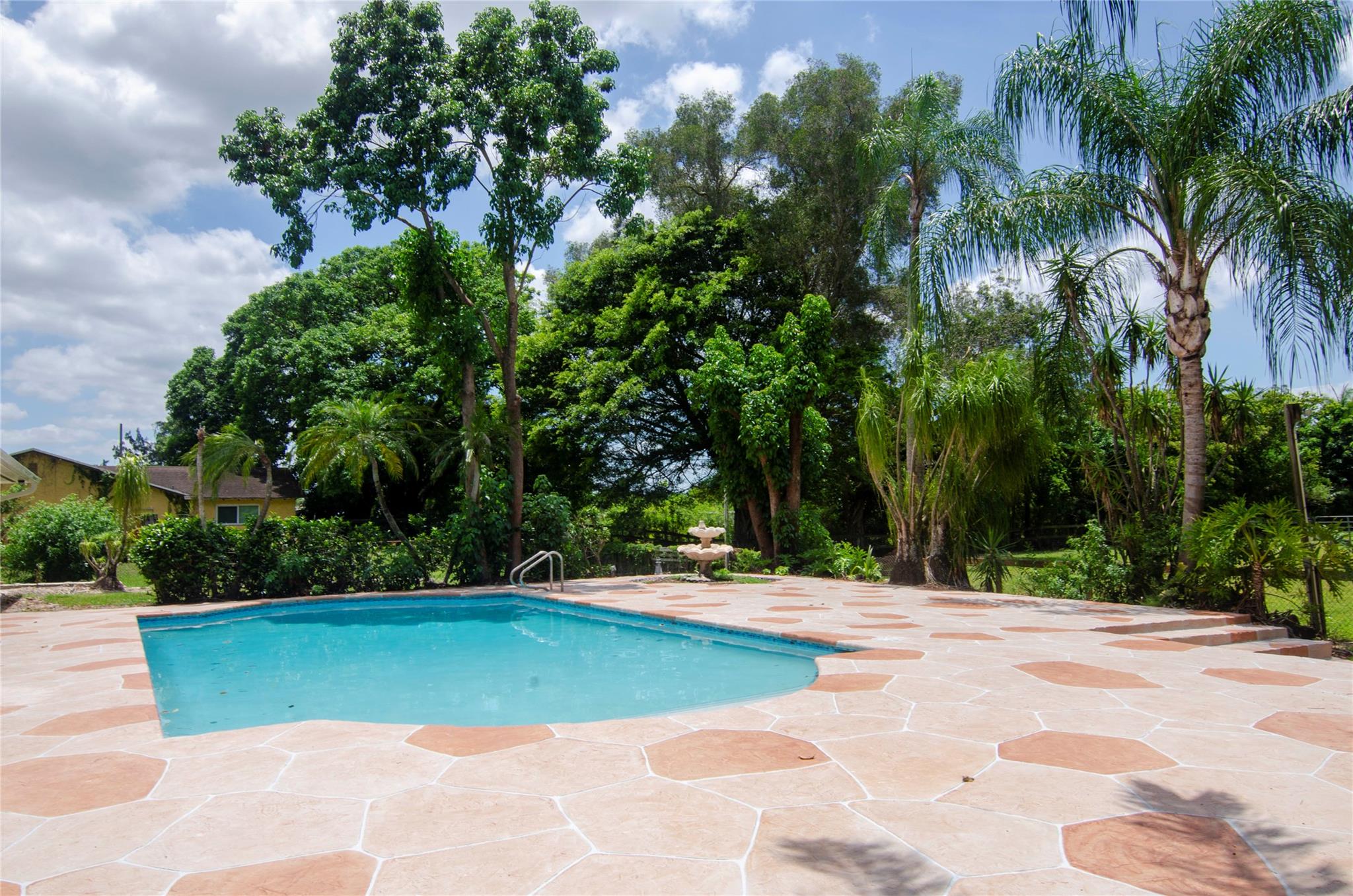 FLA FRUIT LANDS CO - Residential