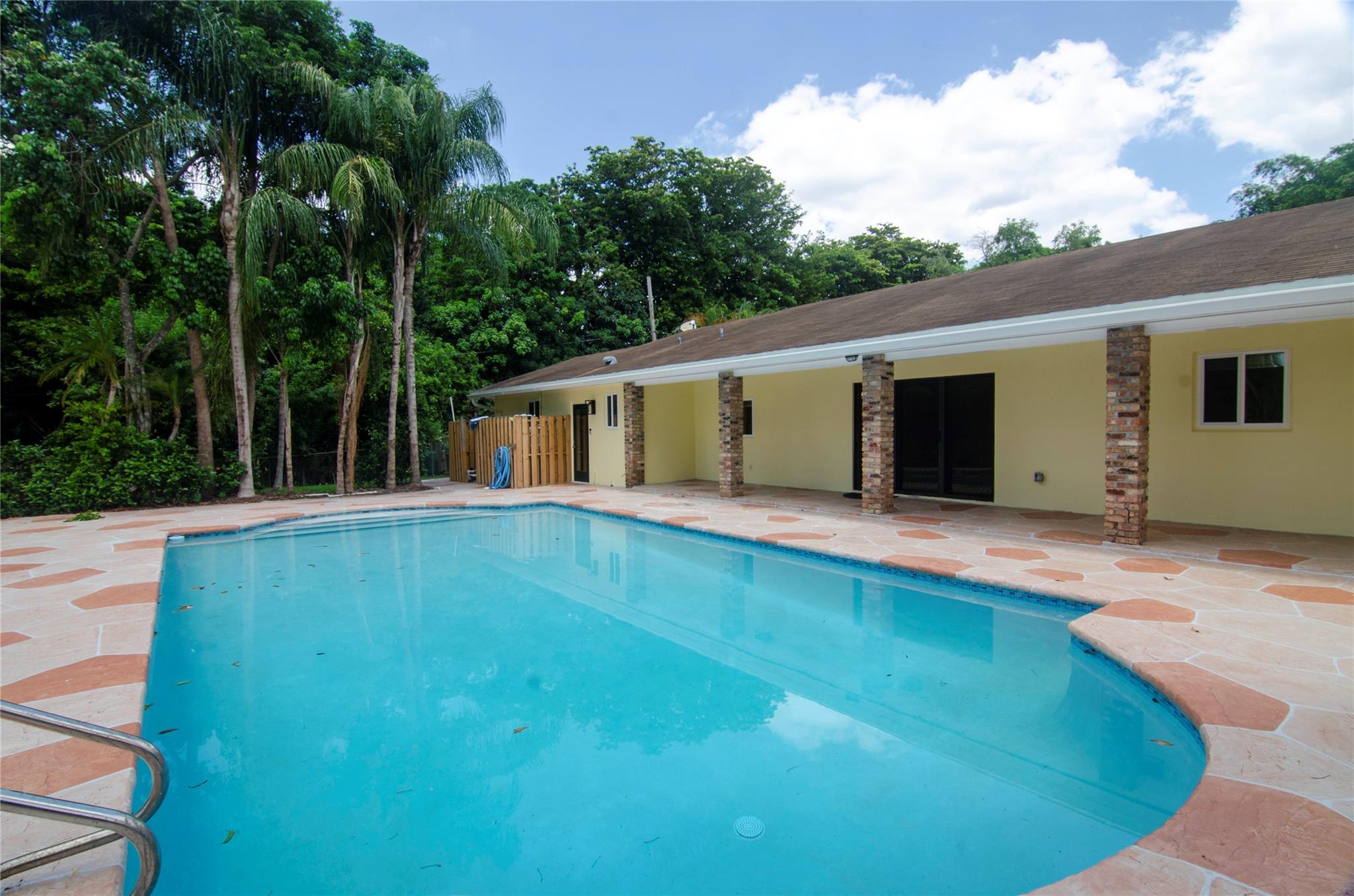 FLA FRUIT LANDS CO - Residential