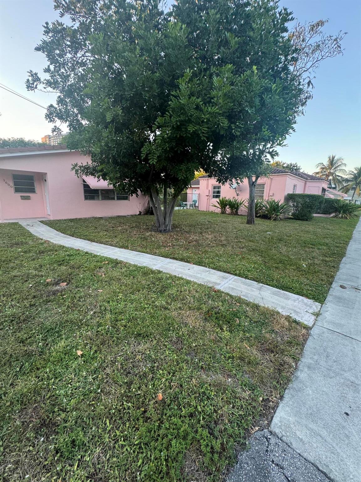 HOLLYWOOD - Residential