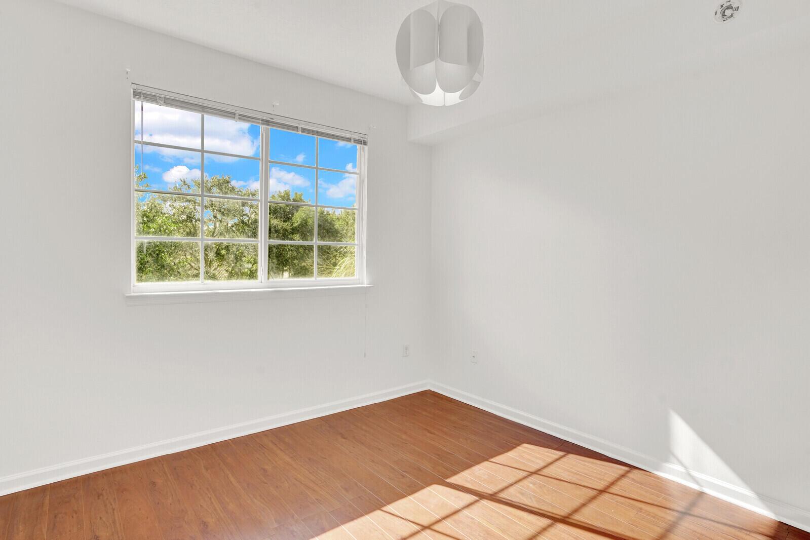 MEZZANO CONDO - Residential