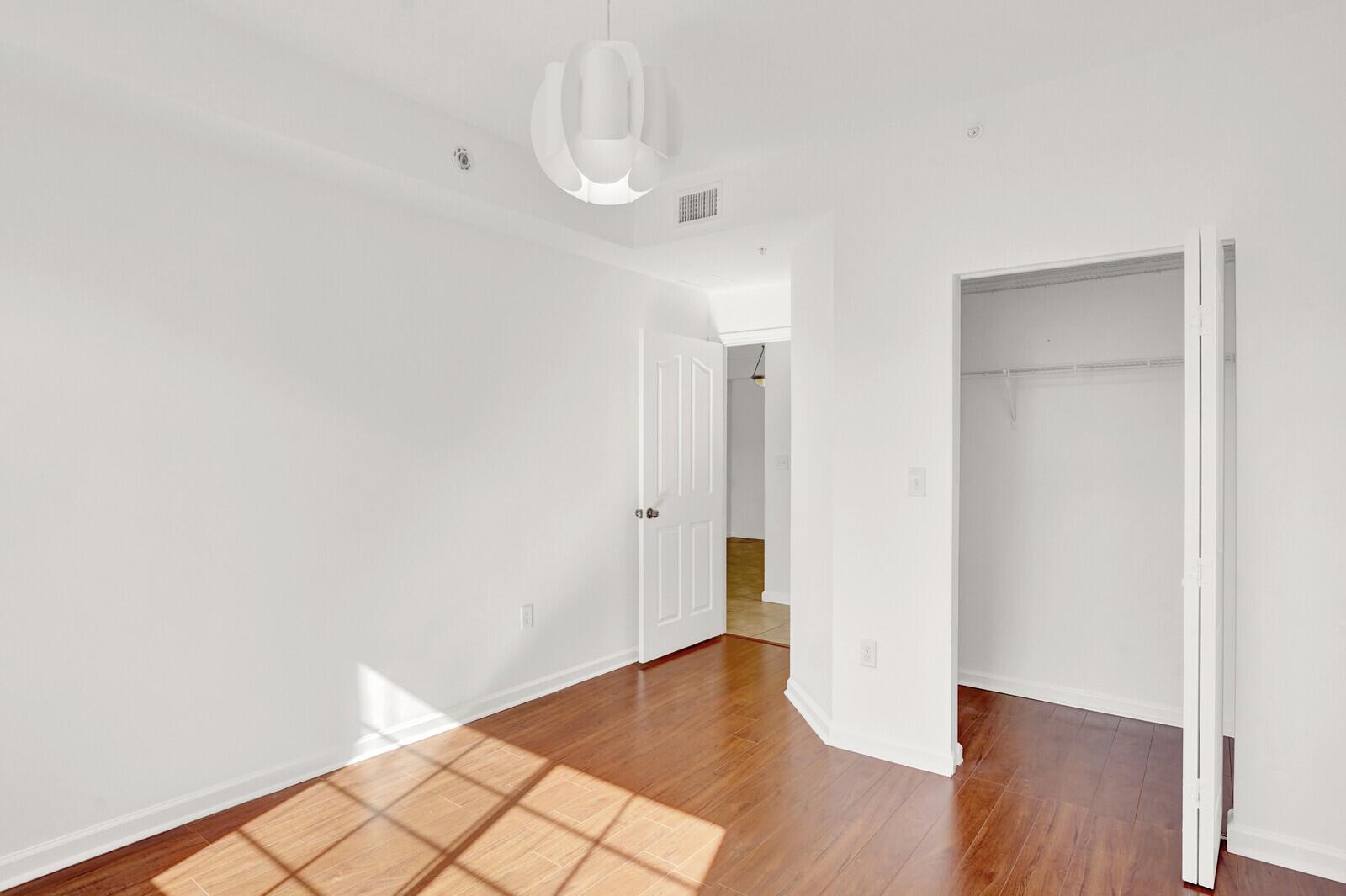 MEZZANO CONDO - Residential