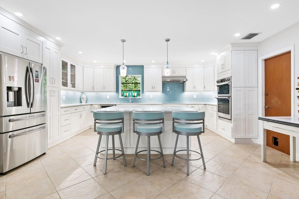 Photo of 1205 SW 18th Court, Fort Lauderdale, FL 33315 (MLS # F10422358)