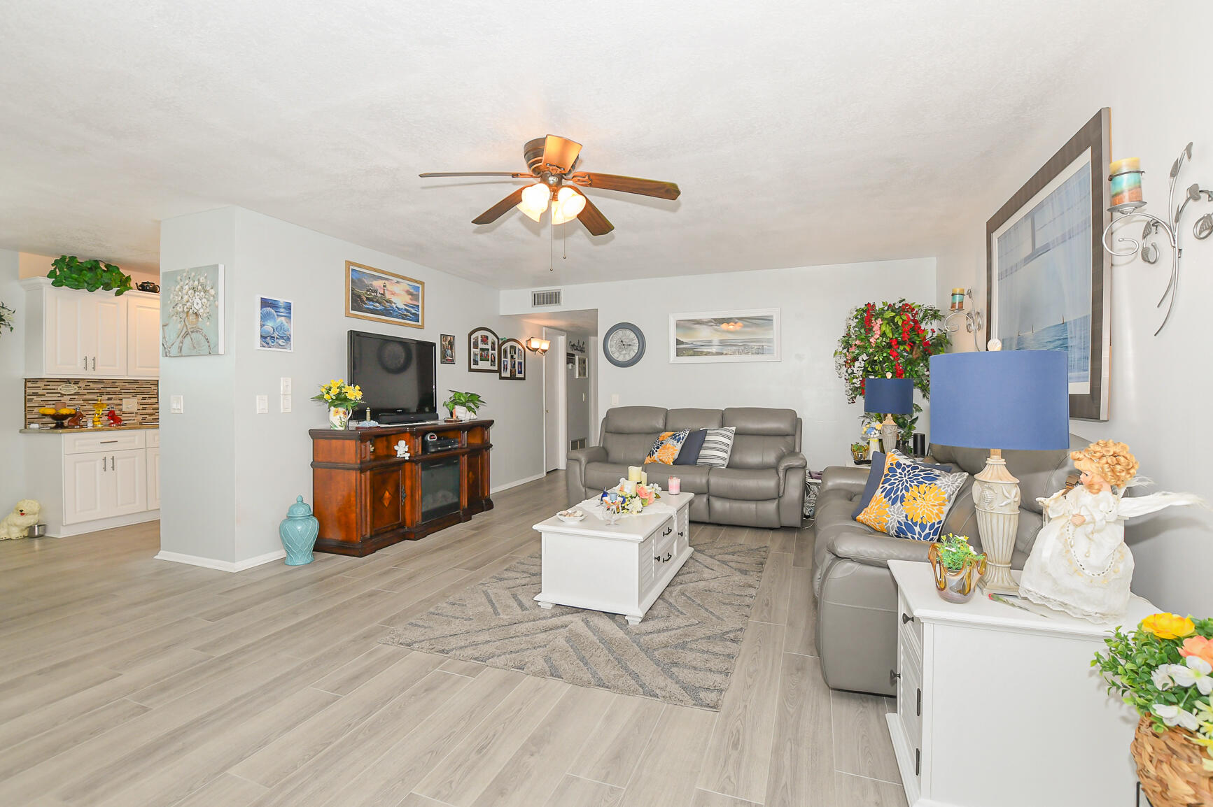 VISTA ST LUCIE BUILDINGS 9 THRU 20 - Residential