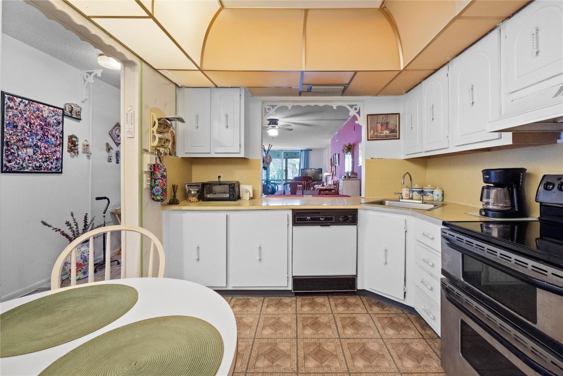 2551 Aragon Boulevard 0