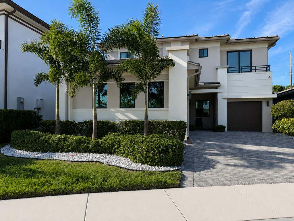 Photo of 10555 Waves Way, Parkland, FL 33076 (MLS # B26038848)