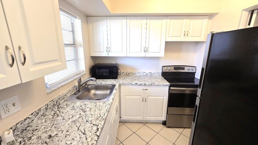 Beautiful, spacious apartment located across from Lauderdale Lakes City Hall! It has wood-look laminate floors and a renovated bathroom. It has an extra space that can be used as a children's room or office. Water is included in the rent. Common Laundry. NO minimum credit score required.