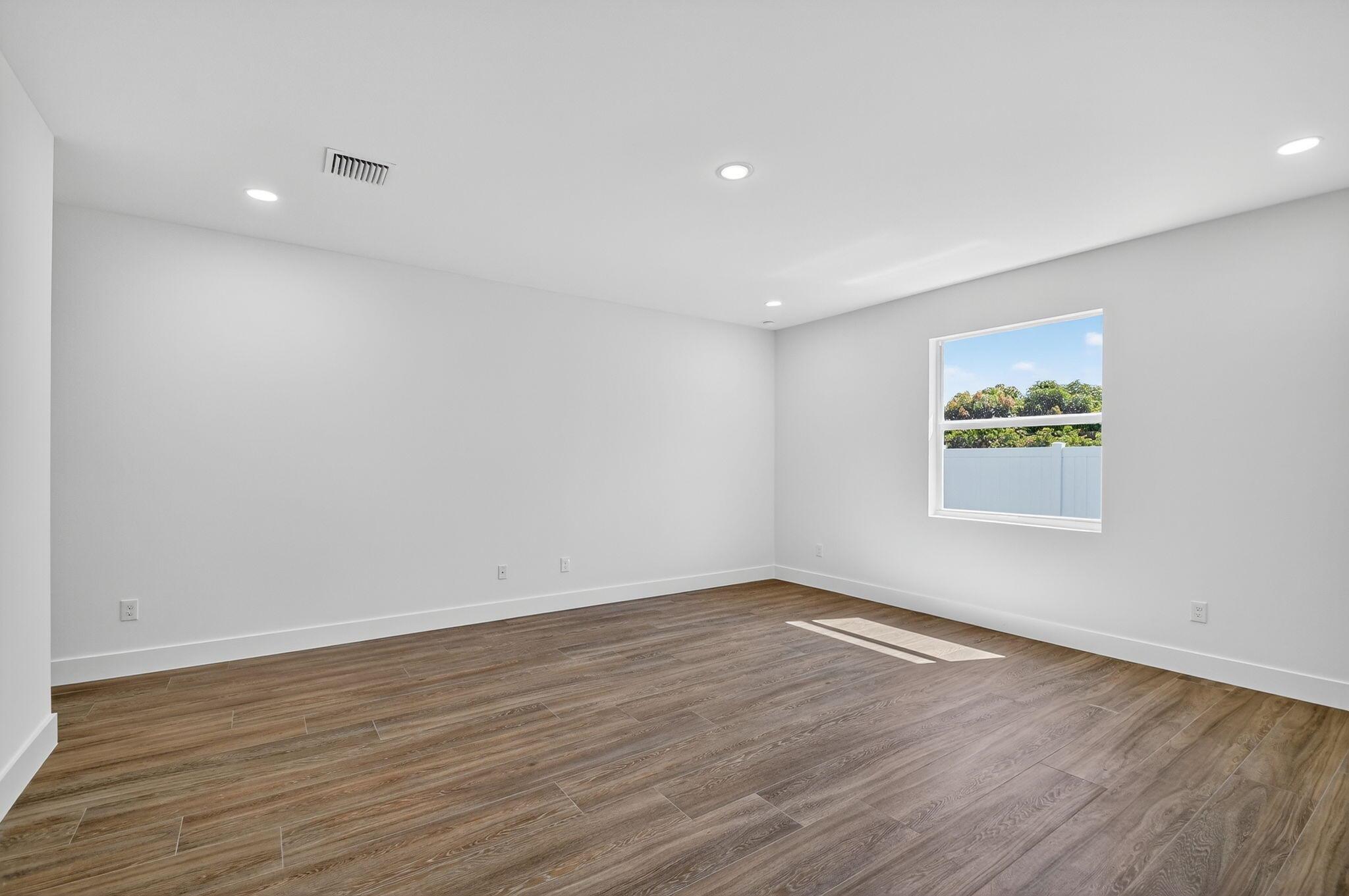 PINE GARDENS - Residential