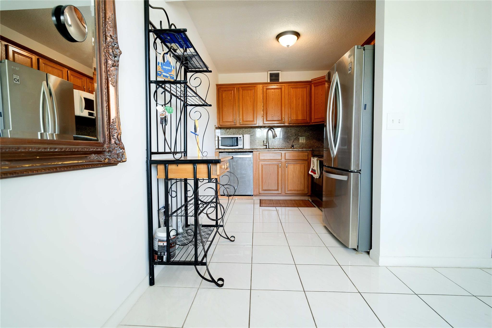 NEW HAMPTON AT CENTURY VI - Residential Lease