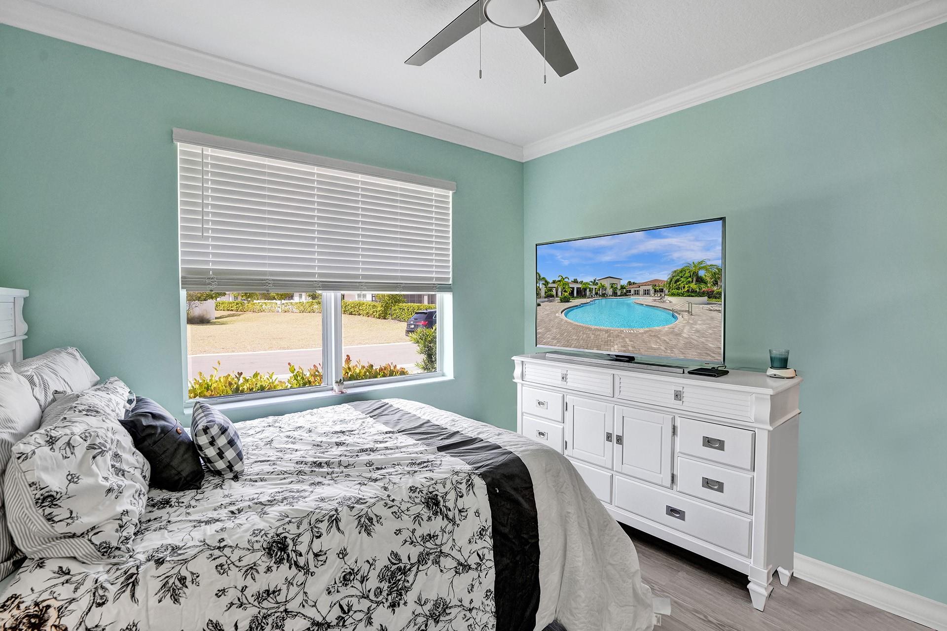 CRYSTAL LAKE 1ST SEC - Residential