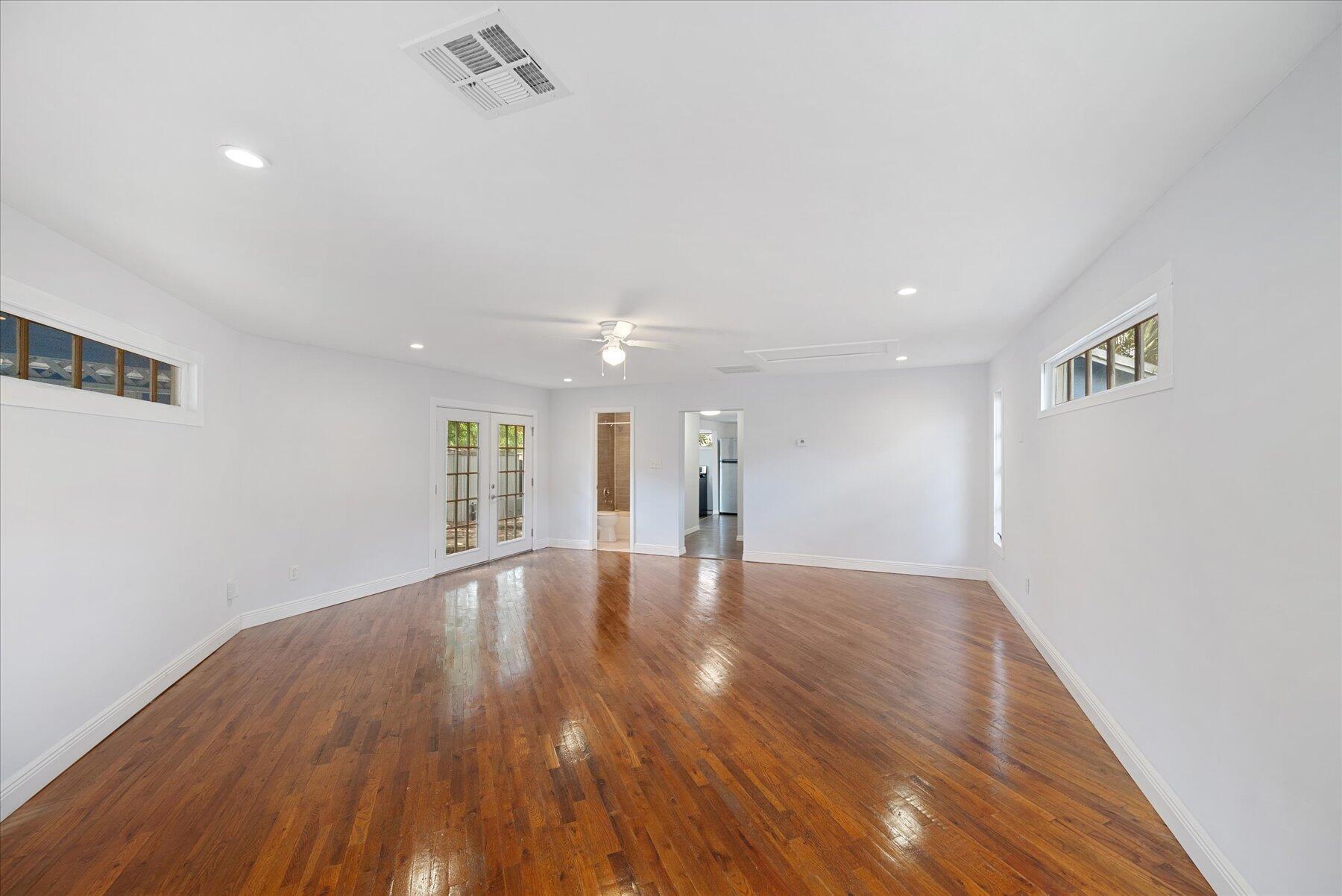 714 W Lakewood Road B