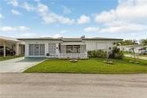 8610 NW 57th Pl Tamarac FL 33321