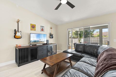 Tiny photo for 1202 SE Mcfarlane AVE, Port Saint Lucie, FL 34952 (MLS # B26054214)