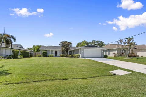 Tiny photo for 1202 SE Mcfarlane AVE, Port Saint Lucie, FL 34952 (MLS # B26054214)